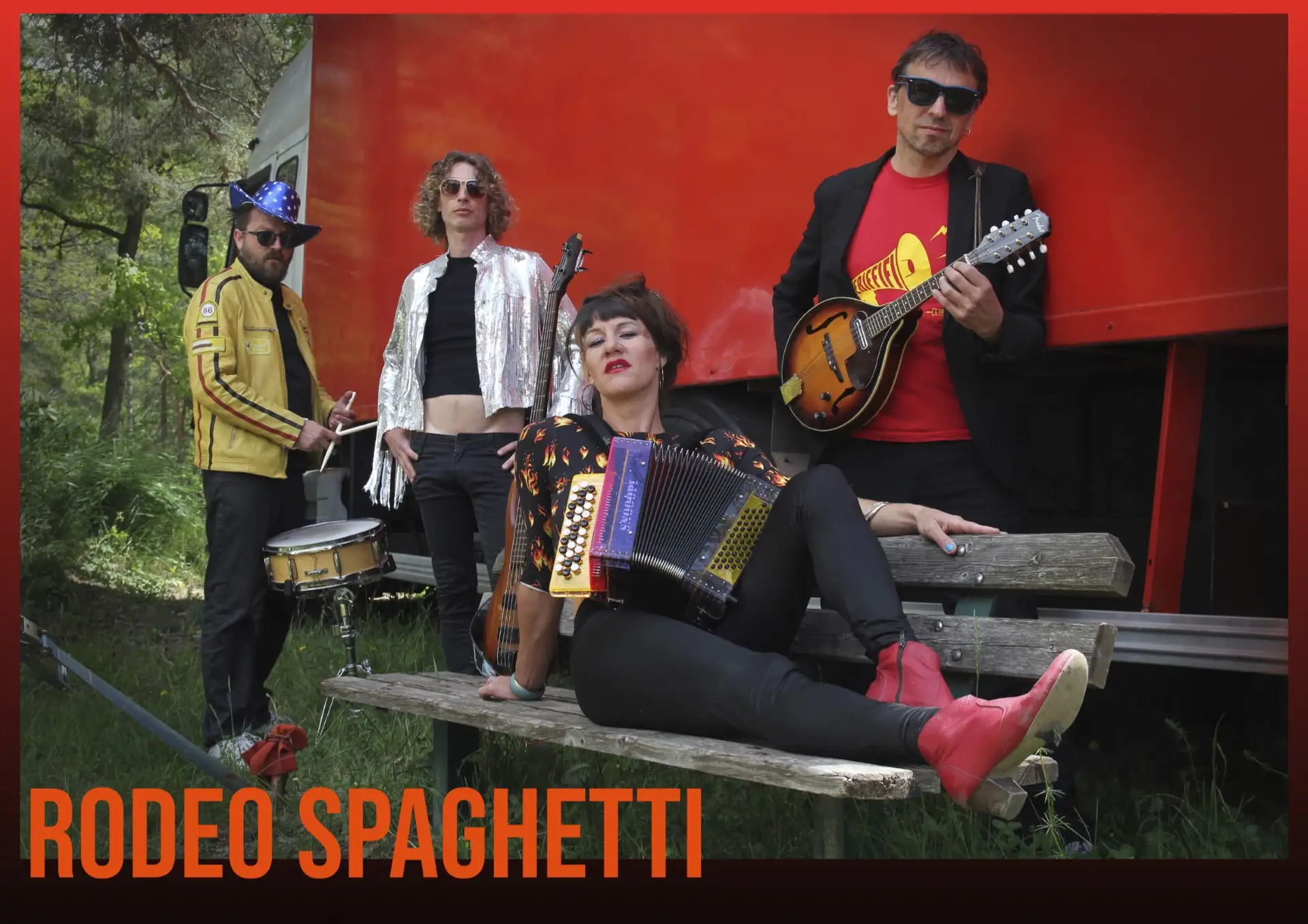 Le groupe de swing et chanson italienne Rodéo Spaghetti en extérieur