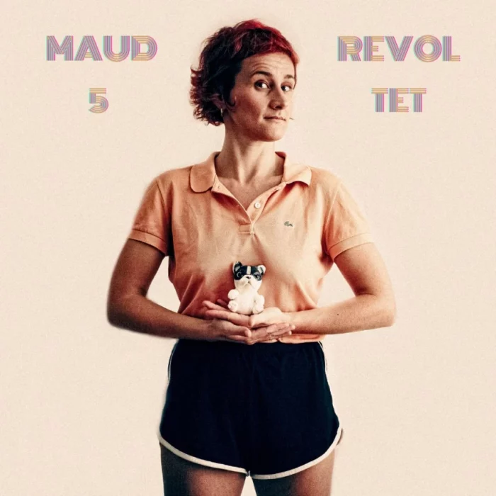 Visuel du Maud Revol Quintet avec une femme qui tient un peluche entre les mains